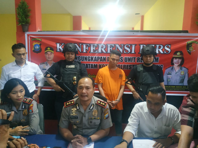 Jumpa Pers Kapolres dan Kasat Reskrim Polresta Barelang. Foto : Rega/kepripedia.com