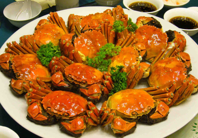 Porsi Kepiting bulu disajikan (foto: www.meituan.com/唐house文化酒店)