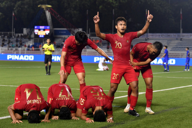 Pemain Timnas U-22 Indonesia berselebrasi usai mencetak gol ke gawang Timnas Thailand dalam penyisihan Grup B SEA Games 2019 di Stadion Rizal Memorial, Manila. Foto: ANTARA FOTO/Sigid Kurniawan