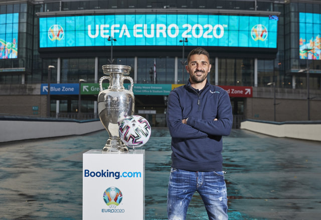 David Villa, Duta Booking.com dan juga juara turnamen UEFA EURO
2008TM serta peraih Golden Boot Foto: Dok. Booking.com