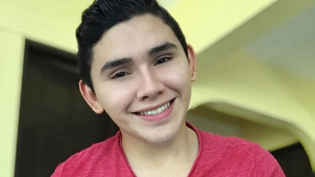 Makan Cabai Terpedas di Dunia, YouTuber Hugo Dilarikan ke Rumah Sakit (43906)