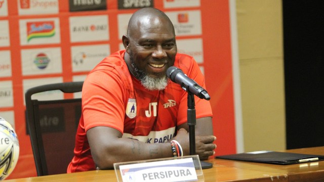 Jawaban Jacksen soal Dugaan Boaz Solossa & Tinus Pae Konsumsi Miras Sebelum Main (46852)