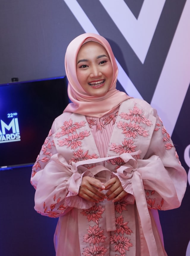 Penyanyi Fatin Shidqia saat hadir di acara AMI Award 2019 di kawasan Kebon Jeruk, Jakarta, Rabu, (27/11/2019).  Foto: Ronny/kumparan