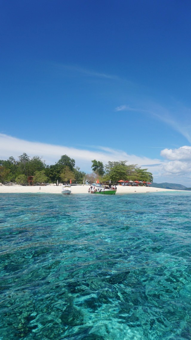  Pesona indahnya Pulau Lihaga. Foto: Gitario Vista Inasis/kumparan