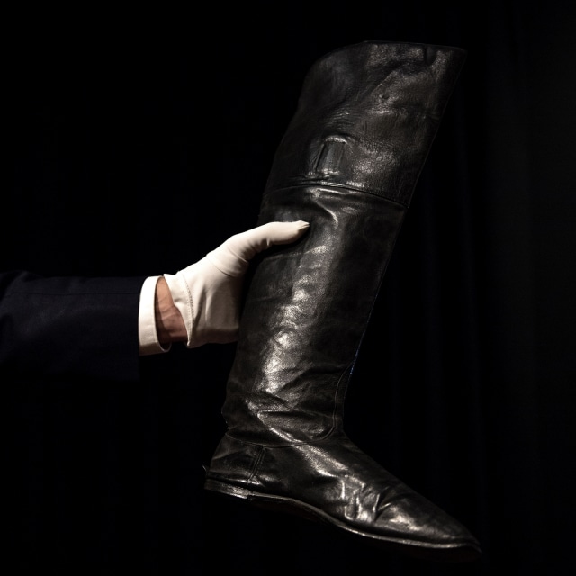 PTR, sepatu bot Napoleon dilelang
