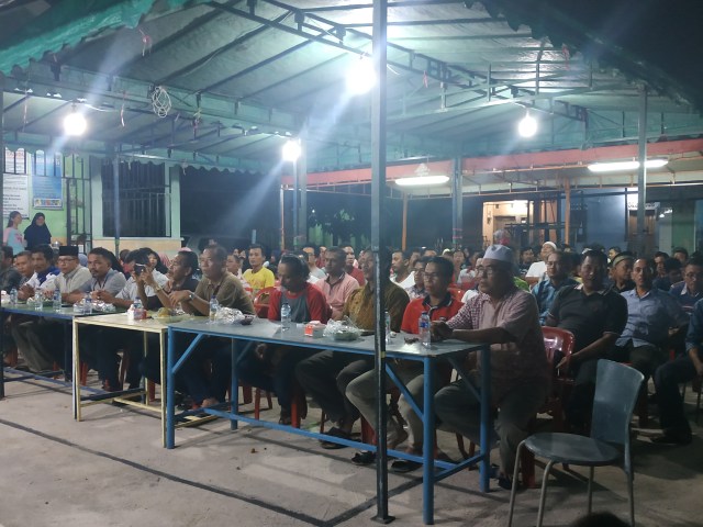 Masyarakat Perumahan Pruto, Tanjunguncang, Kecamatan Batu Aji saat menghadiri reses Arlon Veristo. Foto : Rega/kepripedia.com