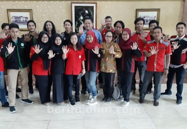 Mahasiswa Lintas Kampus di Surabaya Ajak Whisnu Sakti Turun ke Jalan