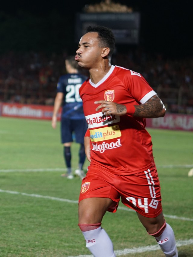 Foto: Kemenangan Badak Lampung FC vs Madura United dengan Skor 3-0 (67146)