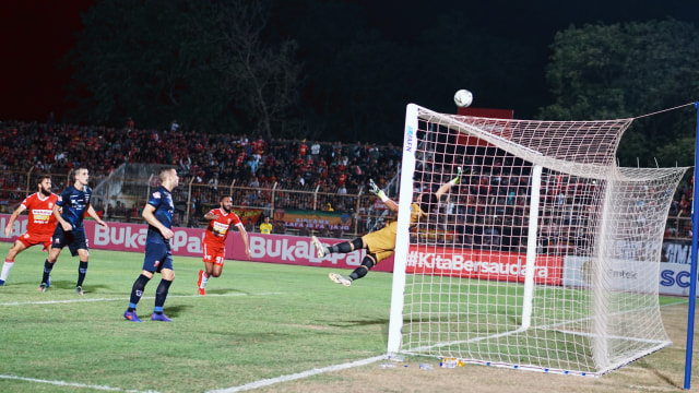 Foto: Kemenangan Badak Lampung FC vs Madura United dengan Skor 3-0 (67149)