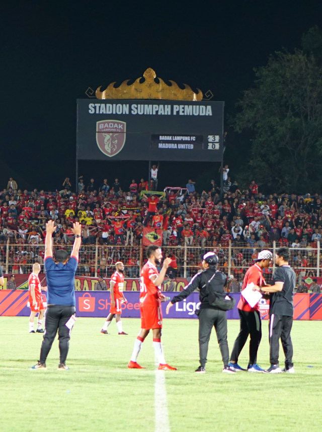 Foto: Kemenangan Badak Lampung FC vs Madura United dengan Skor 3-0 (67152)