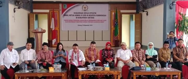 Kunjungan Komisi IV DPR RI ke Sintang membahas kasus hukum 6 peladang. Foto: Dok. Istimewa