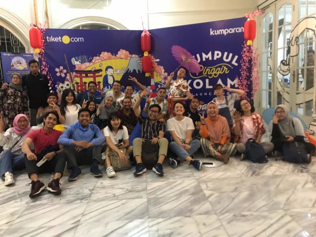kumpul pinggir kolam tiket.jpg