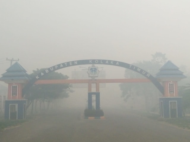 Kabut asap di Kolaka Timur: Foto: Lukman Budianto/kendarinesia﻿﻿