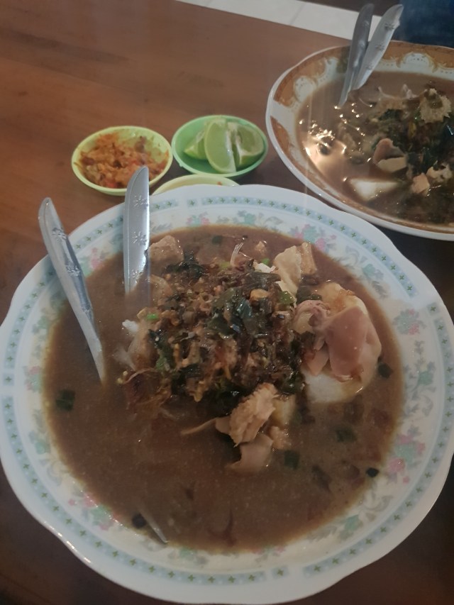 Penampakan soto khas sumenep di warung Soto Ae, Jalan Joyo Agung No. 184 A, Merjosari; Kota Malang. Foto: Rizal Adhi Pratama/tugumalang.id