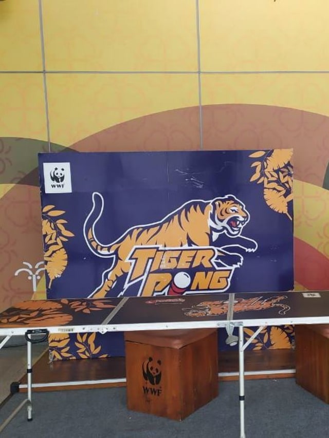 Stan permainan Tiger Pong di stasiun LRT Boulevard utara, Minggu (1/12). Foto: Maulana Ramadhan/kumparan