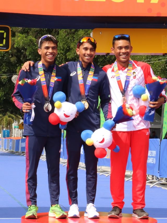 Muhammad Ahlul Firman (kanan) Atlet Triathlon di SEA Games 2019. Foto: Dok. Istimewa