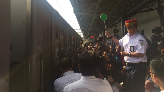 Direktur utama PT Kereta Api Indonesia, Edi Sukmoro pada acara Peluncuran KA Dharmawangsa di Stasiun Senen, Jakarta, Senin (2/11). Foto:  Nurul Nur Azizah/kumparan