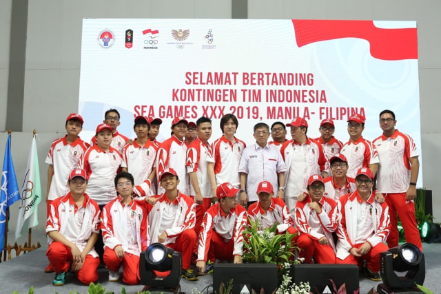 Timnas eSports Indonesia di upacara pengukuhan dan pelepasan kontingen untuk SEA Games 2019. Foto: @iespaorg/Instagram