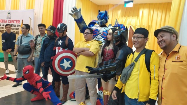 Diantar 'Optimus Prime' hingga 'Batman', Anama Daftar Caketum Golkar (225872)