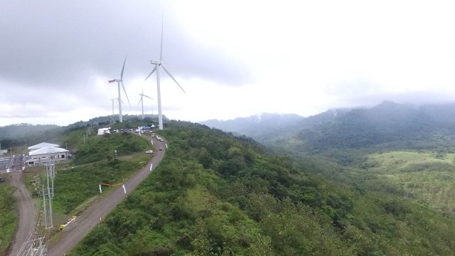 com-Pembangkit Listrik Tenaga Bayu (PLTB) kapasitas 75 MW di Sidrap, Makassar Foto: dok. PLN