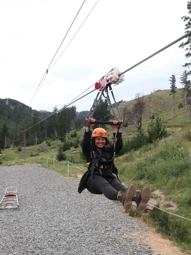 Taklukkan Fobia demi Ziplining Tertinggi, Terpanjang di Selandia Baru (224758)