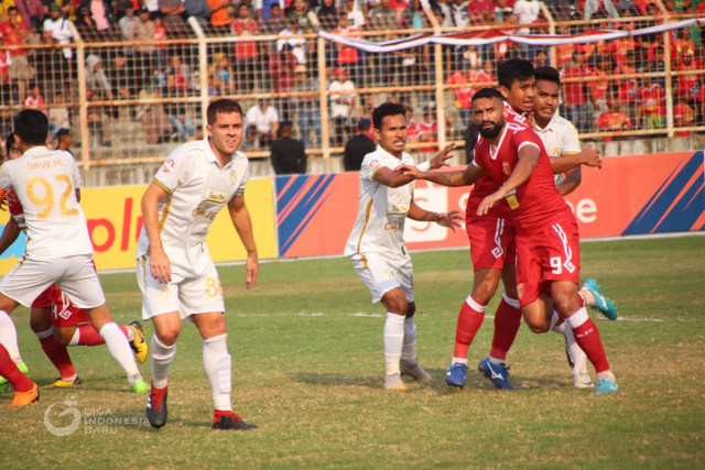 Badak Lampung FC vs PSS Sleman di paruh pertama Liga 1 2019. (Foto: Dok. PT LIB)