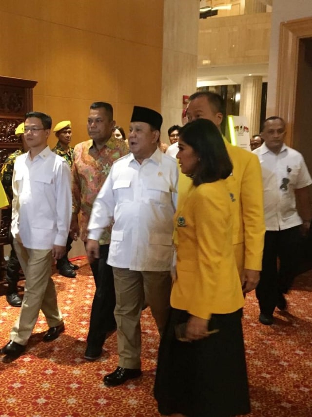 Ketua Umum Gerindra Prabowo Subianto (tengah) di Munas Golkar. Foto: Rafyq Panjaitan/kumparan 