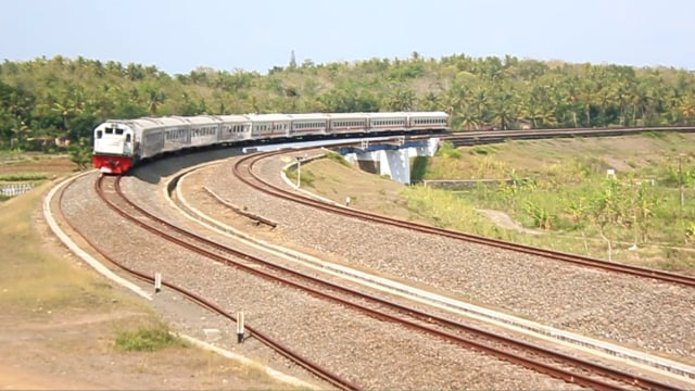 Menelisik Perubahan Jadwal Kereta Api di Mata 'Railfans' (87701)