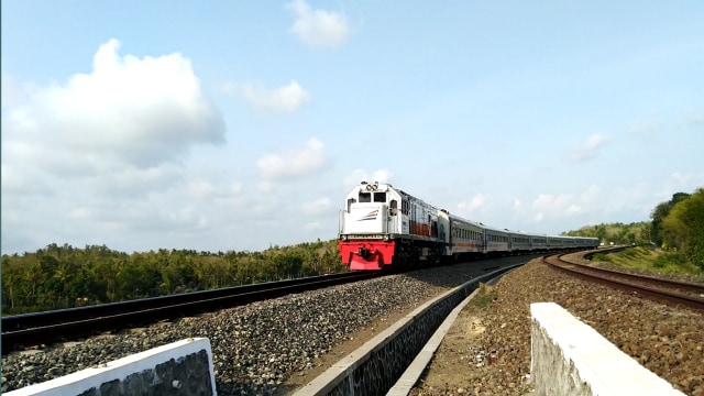 Menelisik Perubahan Jadwal Kereta Api di Mata 'Railfans' (87702)