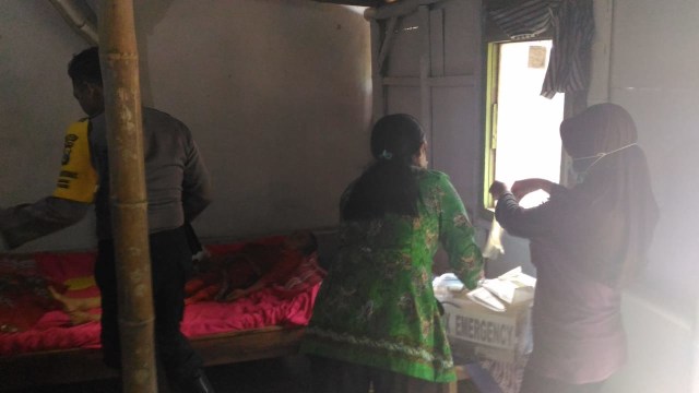 Nenek di Jember di tusuk bagian leher
