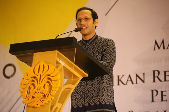 Mendikbud Nadiem Makarim di acara pelantikan Rektor UI Prof Ari Kuncoro. Foto: Dok. Humas UI