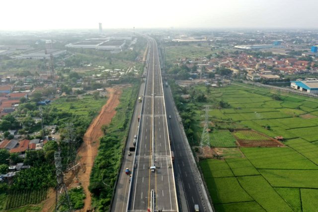 Foto udarajalan layang tol Jakarta-Cikampek
