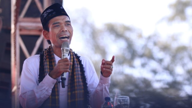 Dikabarkan Cerai, Simak Ceramah UAS soal Talak (553020)