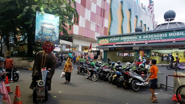 Kawasan parkir yang dikelola anggota Pemuda Pancasila di Kawasan Blok M, Jakarta Selatan. Foto: Irfan Adi Saputra/kumparan