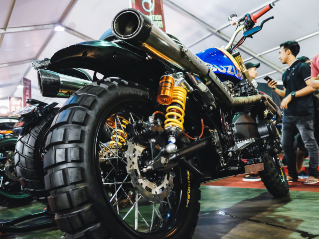 Suzuki GSX750 Police Scrambler
