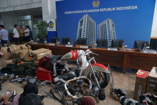 Konferensi pers penyelundupan sepeda Brompton dan Harley Davidson yang melalui pesawat baru Garuda Indoensia. Foto: Irfan Adi Saputra/kumparan