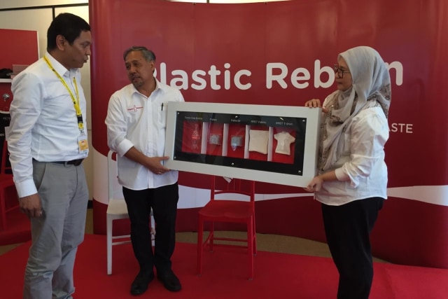 Diskusi mengenai tantangan Packaging Recovery Organization (Pro) dalam acara Plastic Reborn di WeWork Menara Astra Jakarta, Kamis (5/12). Foto: Ajo Darisman/kumparan
