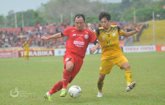 Semen Padang vs Barito Putera di paruh pertama Liga 1 2019. (foto: Dok. PT LIB) 