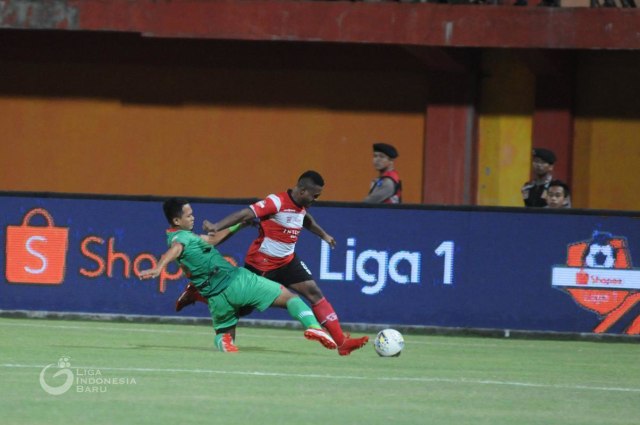 Madura United vs Kalteng Putra di paruh pertama Liga 1 2019. (Foto: Dok. PT LIB)