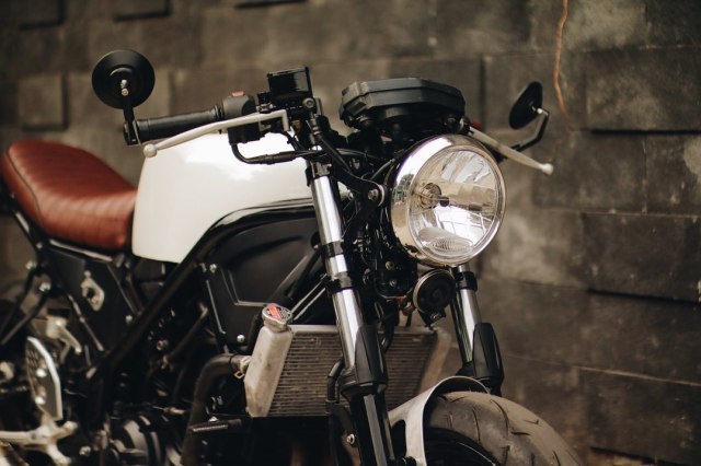 Inspirasi Modifikasi Yamaha R25 Jadi Brat Cafe yang Bisa Boncengan (132127)
