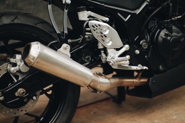 Inspirasi Modifikasi Yamaha R25 Jadi Brat Cafe yang Bisa Boncengan (132124)
