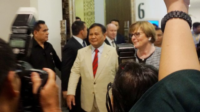 Menteri Pertahanan RI Prabowo Subianto melakukan pertemuan dengan Menlu Australia Marise Payne serta Menhan Australia Linda Reynolds, Jumat (6/12). Foto: Darin Atiandina/kumparan