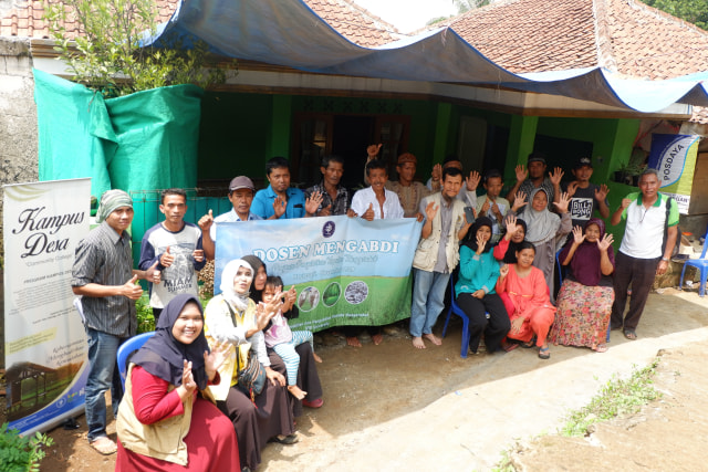 Dosen dan Peneliti IPB University Gagas Inovasi Kampung Indigofera di Desa Neglasari