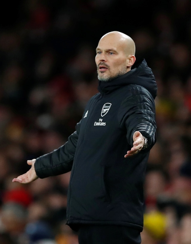 Freddie Ljungberg memimpin Arsenal di laga vs Brighton. Foto: Reuters/Eddie Keogh