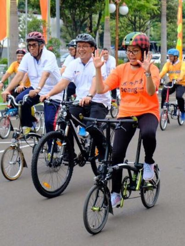 Menteri Keuangan Sri Mulyani saat bersepeda. Foto: Facebook/Kementerian Keuangan Republik Indonesia