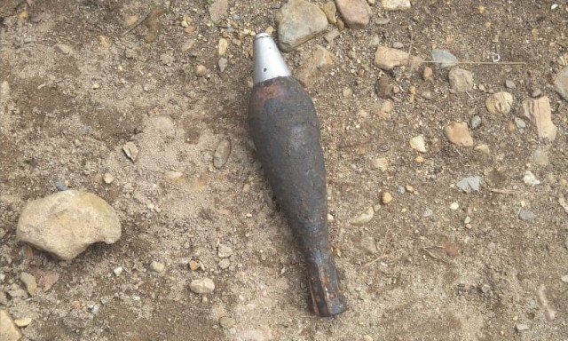 Bom mortir yang ditemukan oleh warga di aliran sungai Marpunge, Gayo Lues, Aceh. Foto: Dok. Polres Gayo Lues