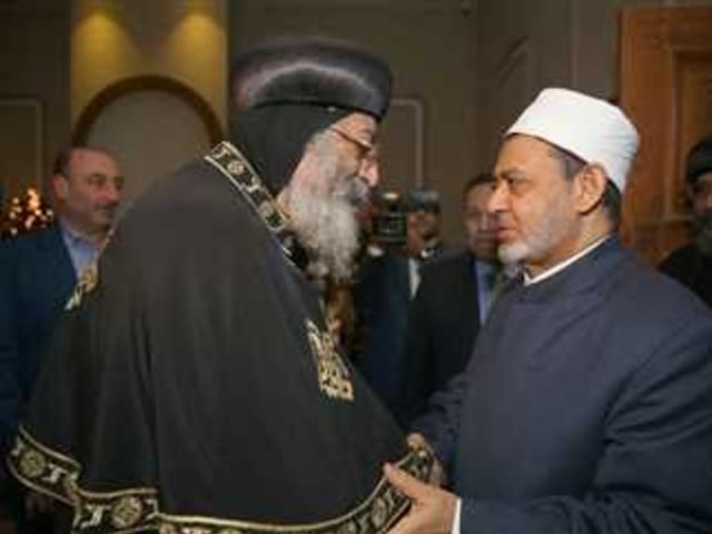 Ucapan selamat Natal Grans Syaikh Al Azhar kepada Pope Tawadros II, pemimpin Kristen Koptik      sumber : almasryalyoum.com