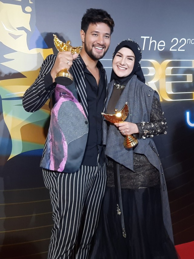 Ammar Zoni dan Irish Bella di The 22nd Annual Panasonic Gobel Awards, di kawasan Dharmawangsa, Jakarta Selatan, Jumat (6/12).
 Foto: Maria Gabrielle Putrinda/kumparan