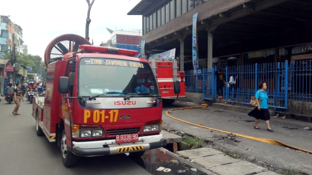 Kebakaran di Plaza Lokasari