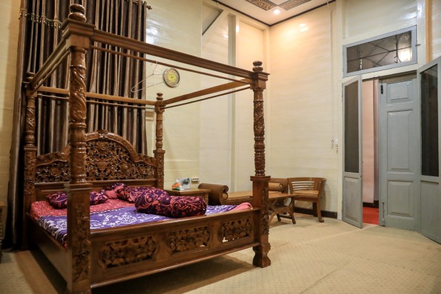 Tempat tidur Presiden Soekarno di Meuligoe Bireeun. Foto: Suparta/acehkini 